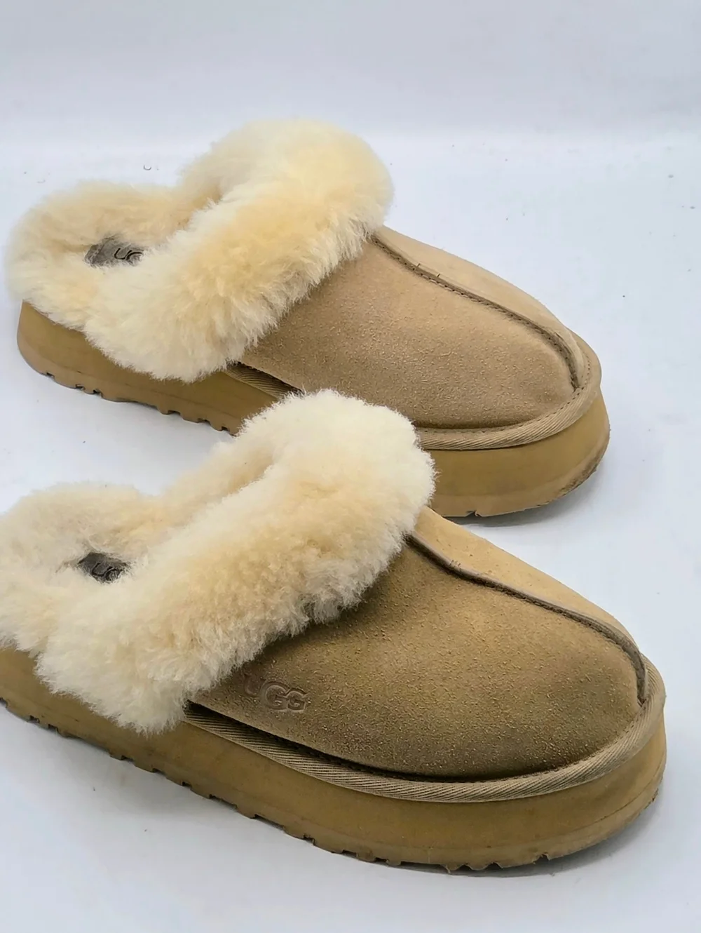 UGG Disquette Platform Suede Fur Slides Sand Size 6 - Picture 2 of 15